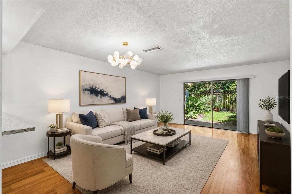 For Sale: $179,900 (2 beds, 1 baths, 1080 Square Feet)