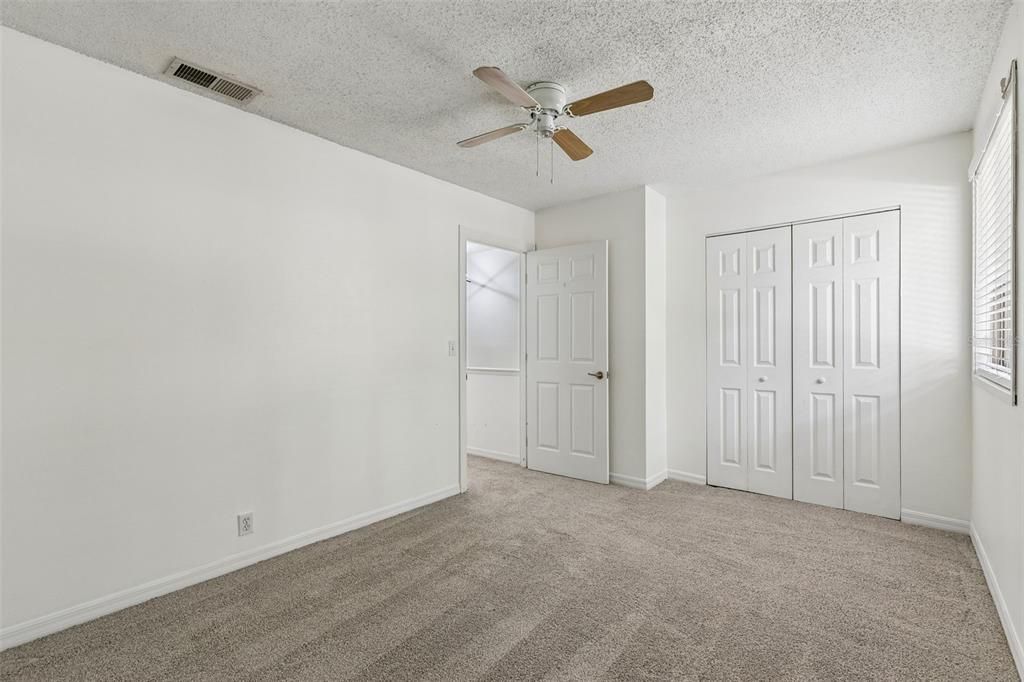 For Sale: $179,900 (2 beds, 1 baths, 1080 Square Feet)