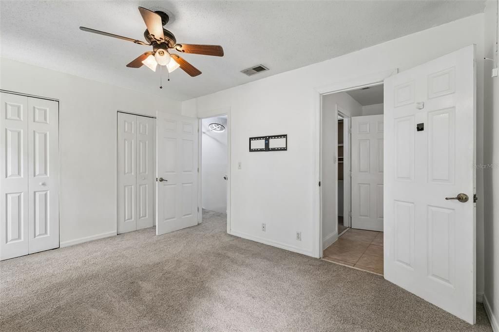 For Sale: $179,900 (2 beds, 1 baths, 1080 Square Feet)