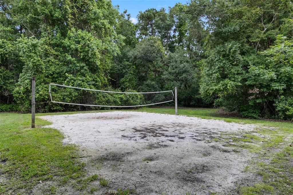 For Sale: $179,900 (2 beds, 1 baths, 1080 Square Feet)