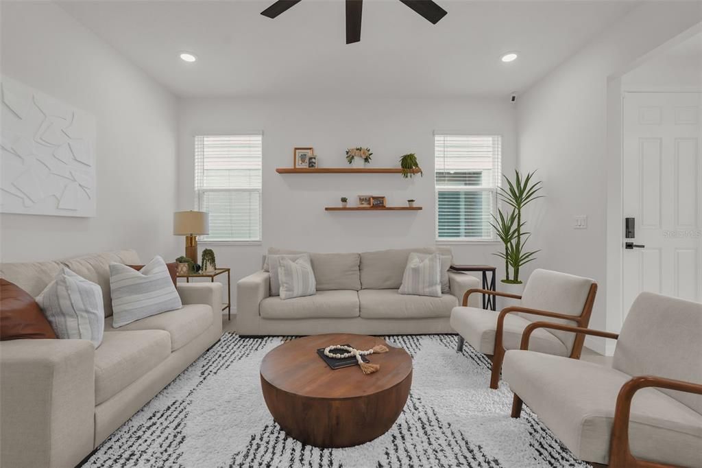 En Venta: $375,000 (3 camas, 2 baños, 1704 Pies cuadrados)