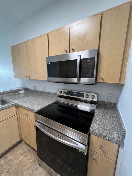 В аренду: $2,100 (3 спален, 2 ванн, 1468 Квадратных фут)