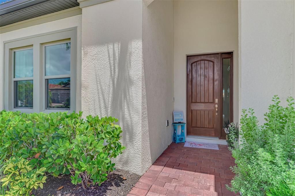 For Sale: $968,400 (3 beds, 3 baths, 2611 Square Feet)