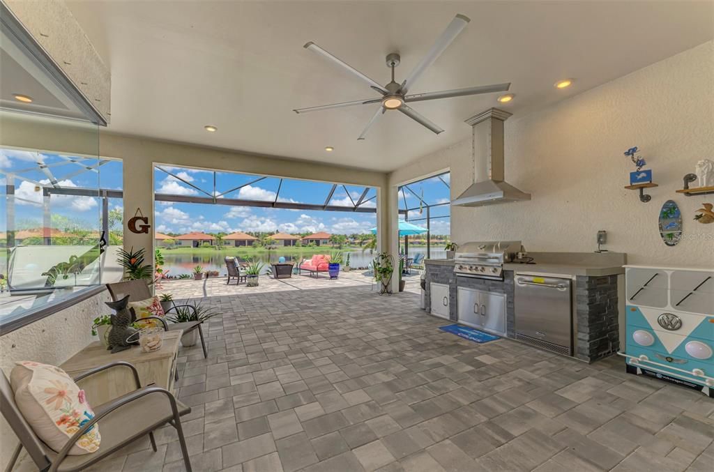 For Sale: $968,400 (3 beds, 3 baths, 2611 Square Feet)