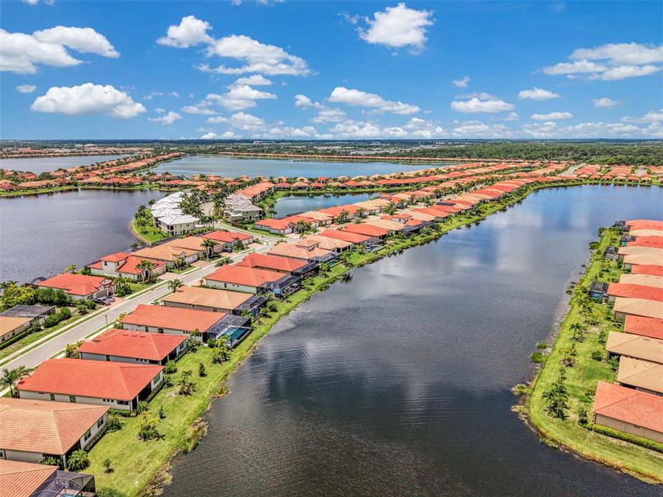 For Sale: $968,400 (3 beds, 3 baths, 2611 Square Feet)