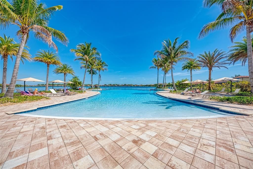 For Sale: $968,400 (3 beds, 3 baths, 2611 Square Feet)