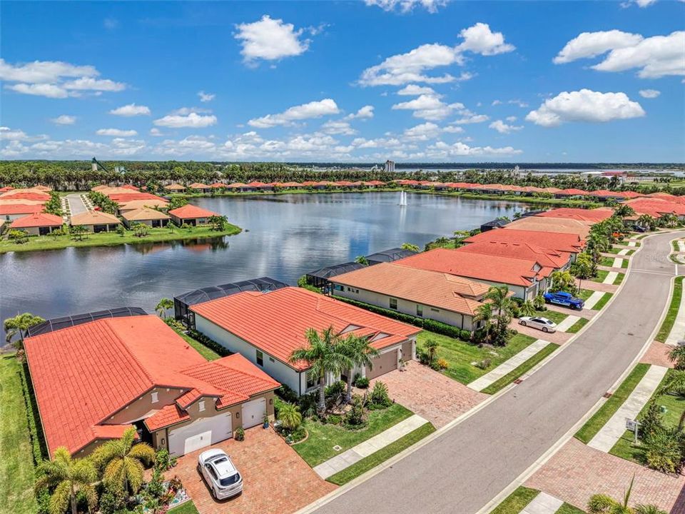 For Sale: $968,400 (3 beds, 3 baths, 2611 Square Feet)