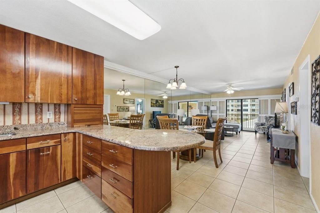 For Sale: $449,999 (2 beds, 2 baths, 1015 Square Feet)