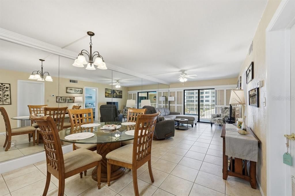 For Sale: $449,999 (2 beds, 2 baths, 1015 Square Feet)