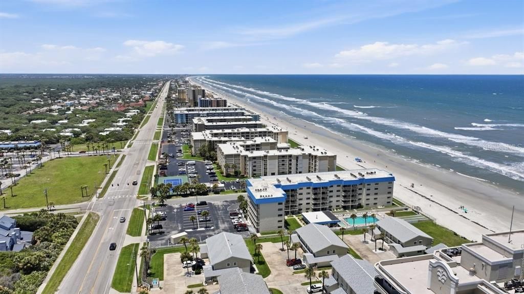 For Sale: $449,999 (2 beds, 2 baths, 1015 Square Feet)