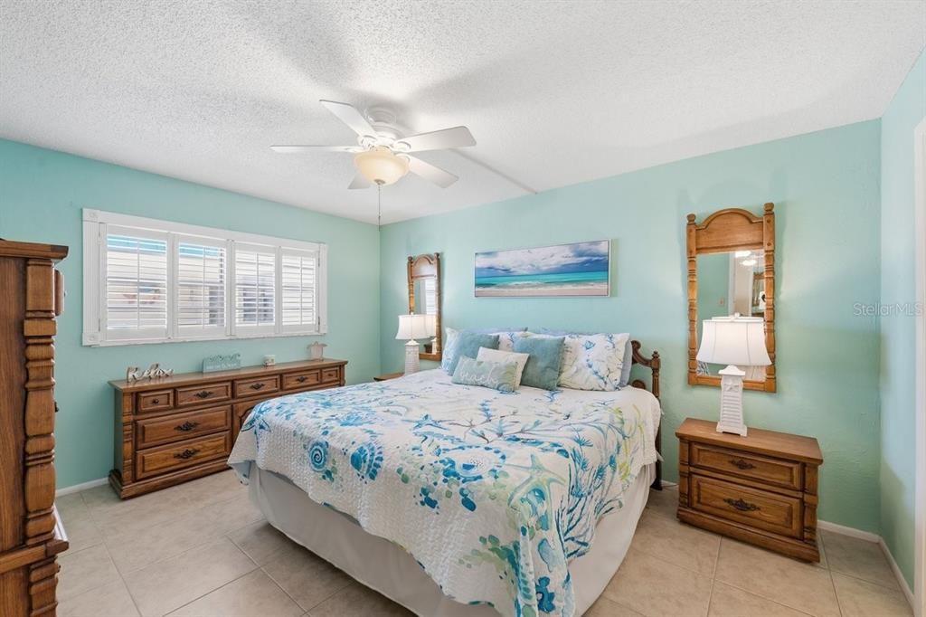 For Sale: $449,999 (2 beds, 2 baths, 1015 Square Feet)