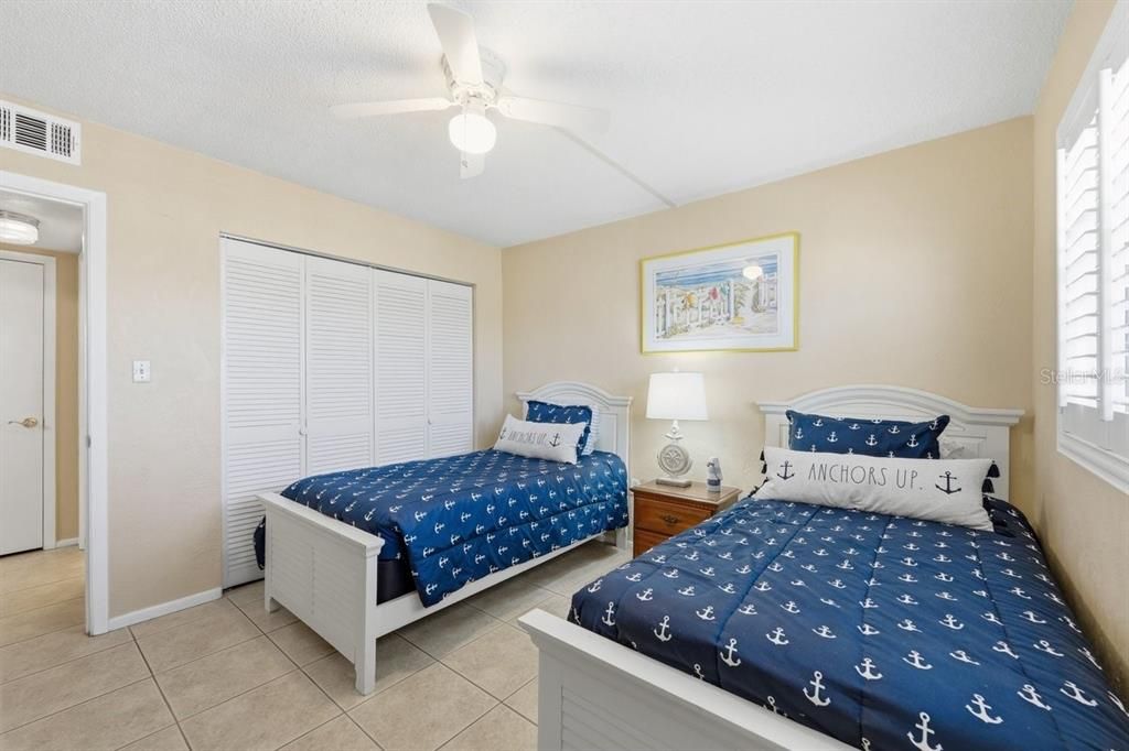 For Sale: $449,999 (2 beds, 2 baths, 1015 Square Feet)