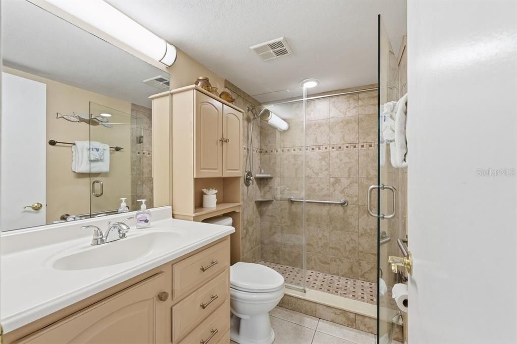 For Sale: $449,999 (2 beds, 2 baths, 1015 Square Feet)