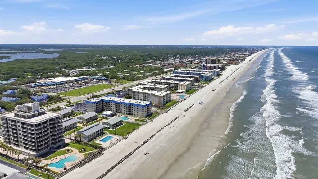 For Sale: $449,999 (2 beds, 2 baths, 1015 Square Feet)