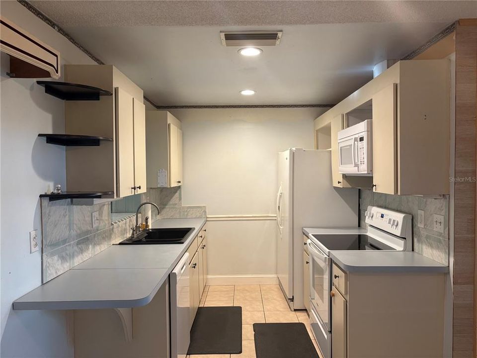 На продажу: $299,000 (3 спален, 2 ванн, 1152 Квадратных фут)