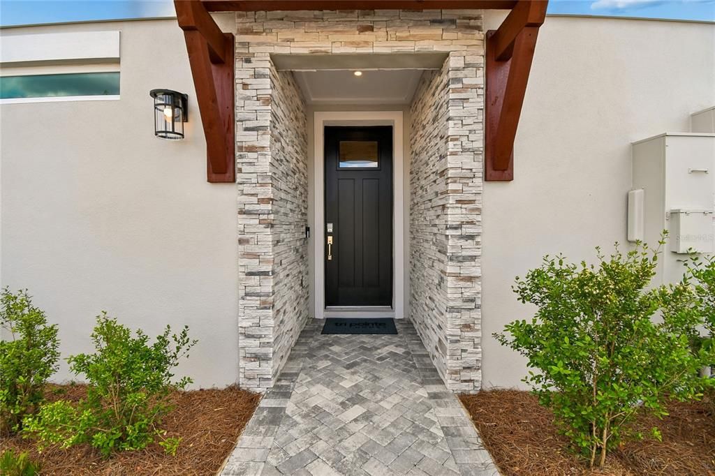 For Sale: $699,900 (3 beds, 3 baths, 2294 Square Feet)