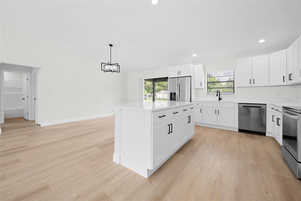 For Sale: $499,999 (4 beds, 2 baths, 1770 Square Feet)