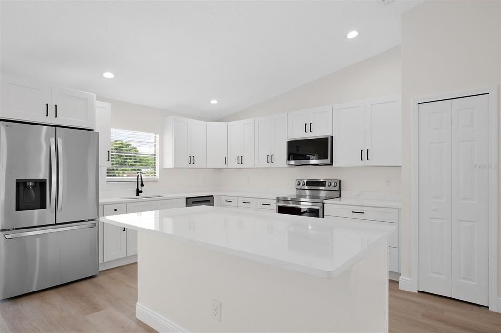 For Sale: $499,999 (4 beds, 2 baths, 1770 Square Feet)