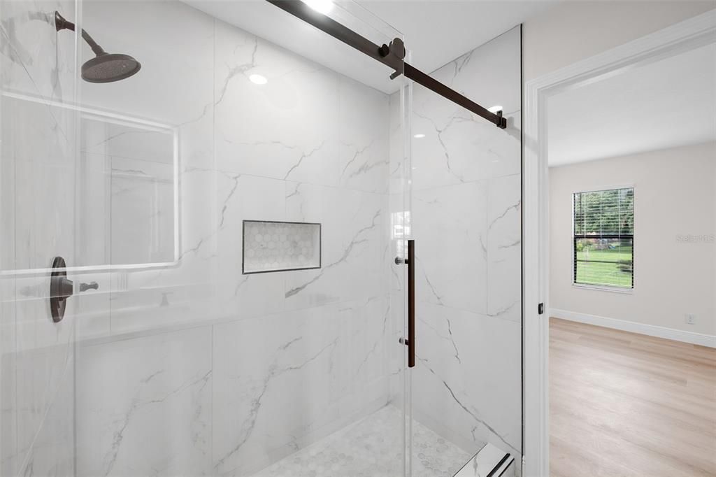 For Sale: $499,999 (4 beds, 2 baths, 1770 Square Feet)