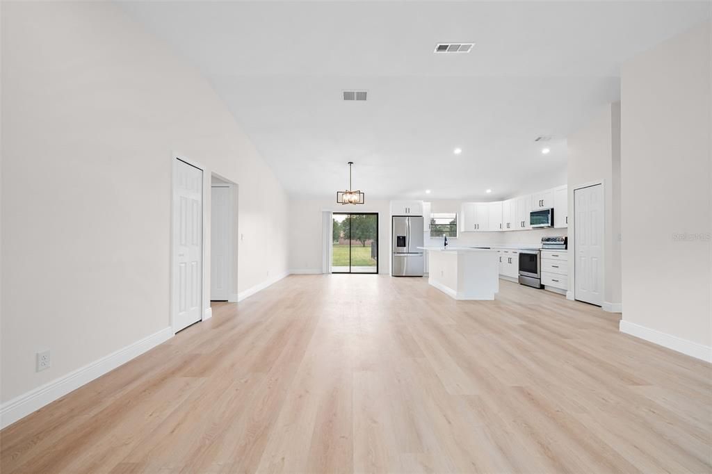 For Sale: $499,999 (4 beds, 2 baths, 1770 Square Feet)