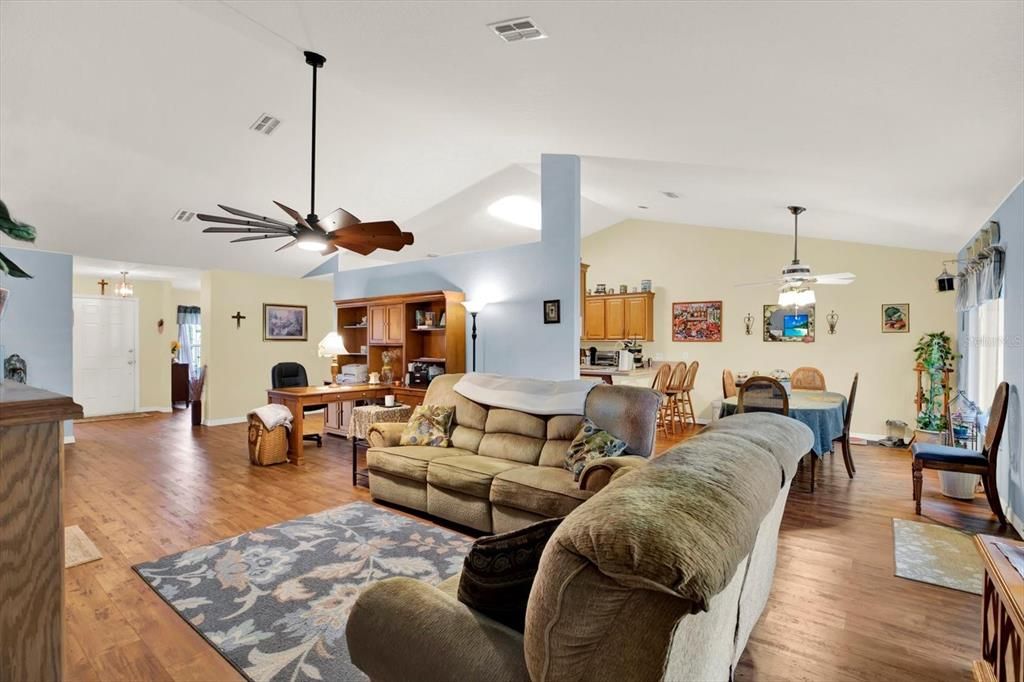 For Sale: $413,000 (4 beds, 2 baths, 2546 Square Feet)