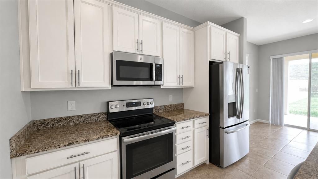 For Rent: $2,300 (4 beds, 2 baths, 2056 Square Feet)
