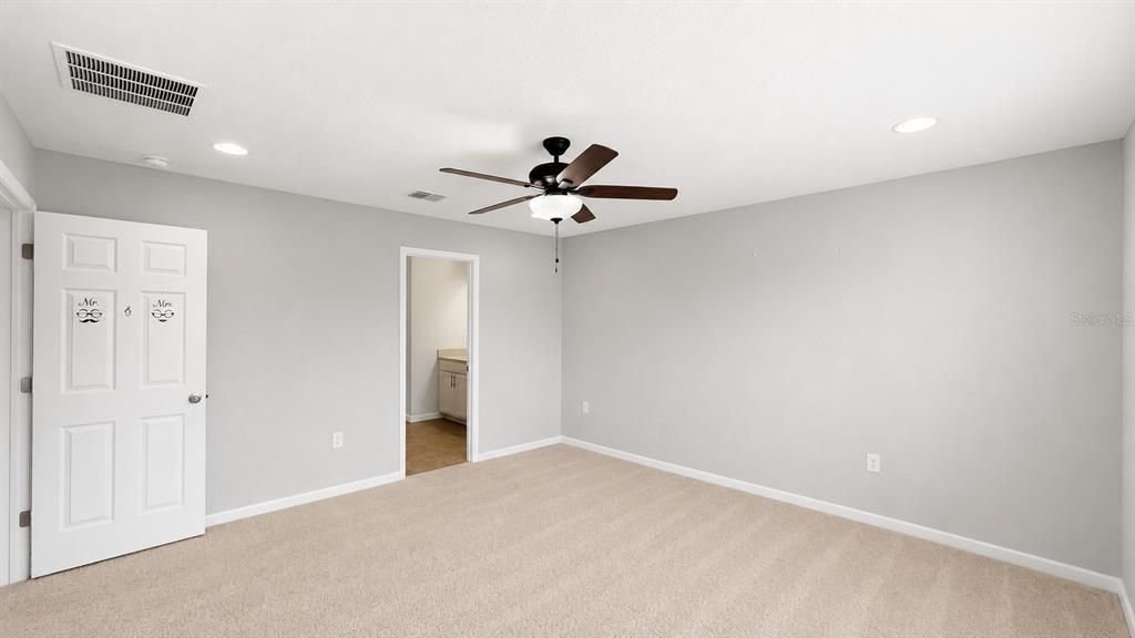 For Rent: $2,300 (4 beds, 2 baths, 2056 Square Feet)