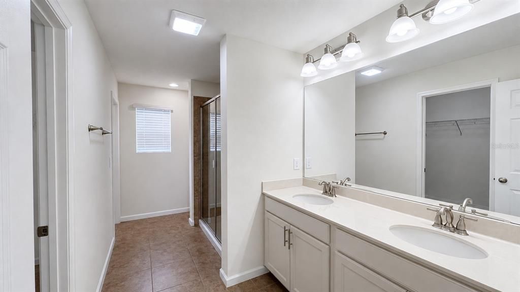 For Rent: $2,300 (4 beds, 2 baths, 2056 Square Feet)