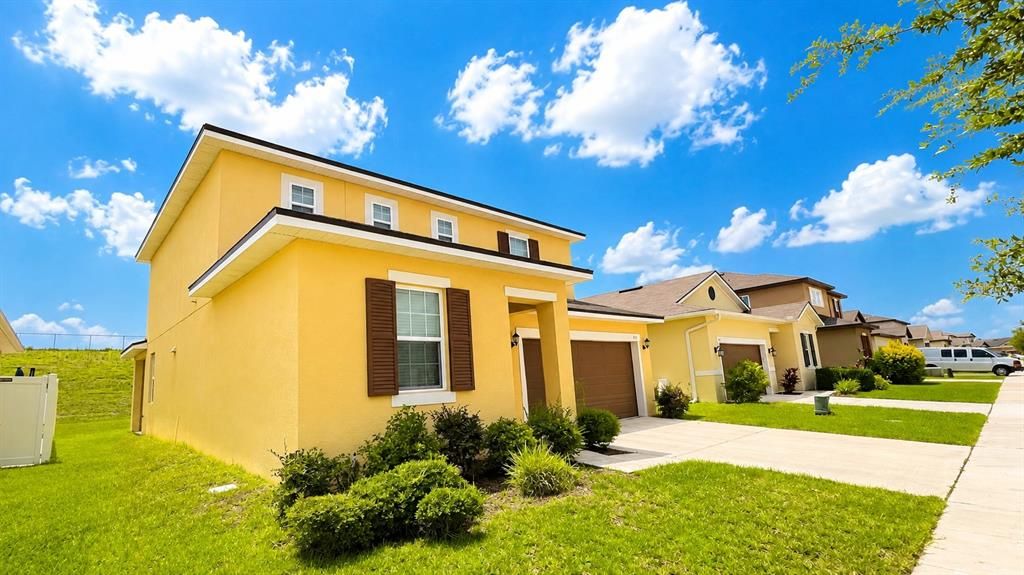 For Rent: $2,300 (4 beds, 2 baths, 2056 Square Feet)
