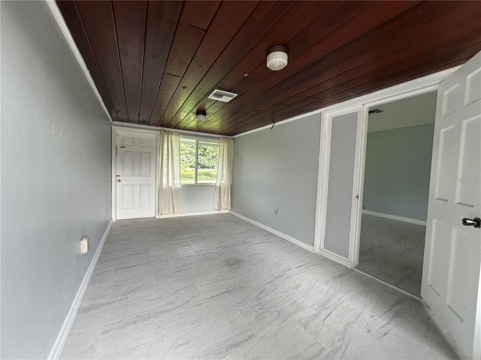 For Rent: $2,295 (3 beds, 1 baths, 1321 Square Feet)