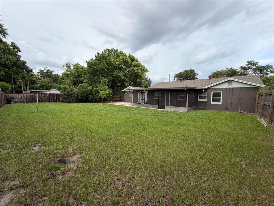 For Rent: $2,295 (3 beds, 1 baths, 1321 Square Feet)