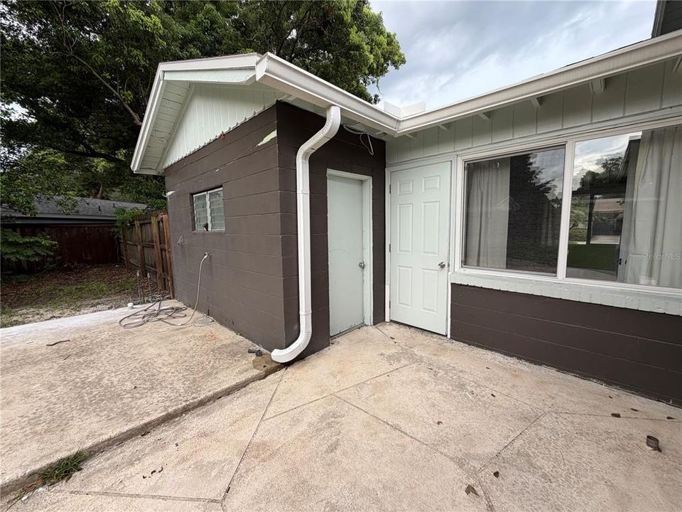 For Rent: $2,295 (3 beds, 1 baths, 1321 Square Feet)