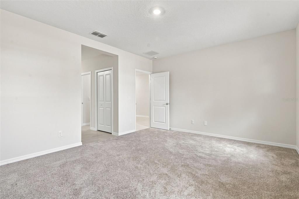 For Sale: $389,000 (3 beds, 2 baths, 1870 Square Feet)
