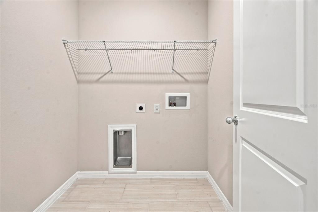 For Sale: $389,000 (3 beds, 2 baths, 1870 Square Feet)