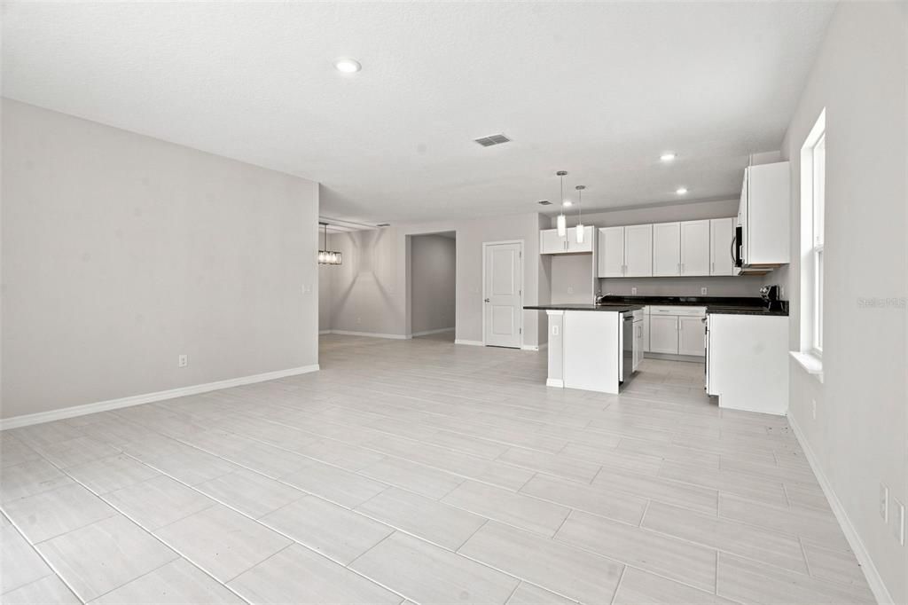 For Sale: $389,000 (3 beds, 2 baths, 1870 Square Feet)