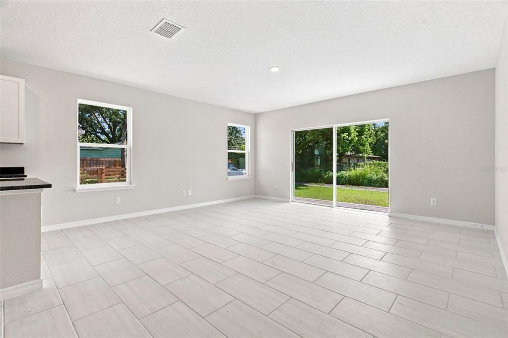 For Sale: $389,000 (3 beds, 2 baths, 1870 Square Feet)