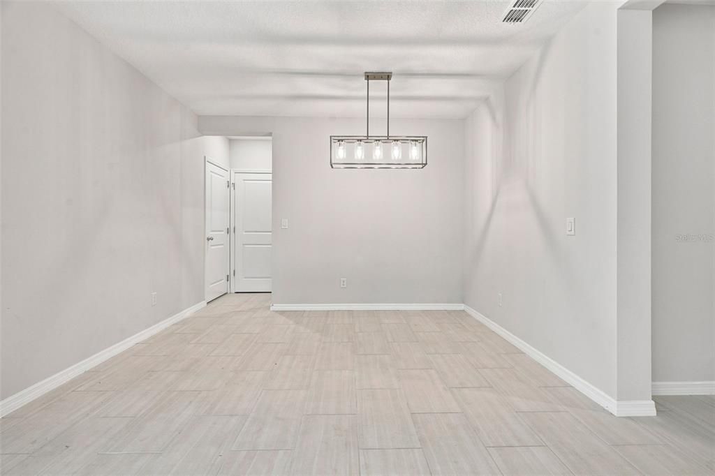 For Sale: $389,000 (3 beds, 2 baths, 1870 Square Feet)