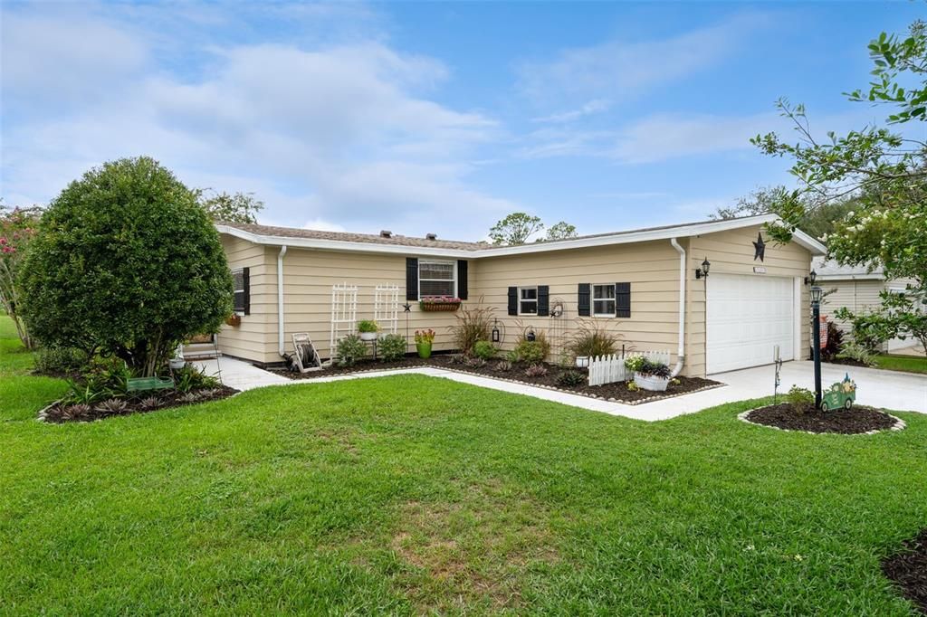 For Sale: $169,900 (2 beds, 2 baths, 1173 Square Feet)