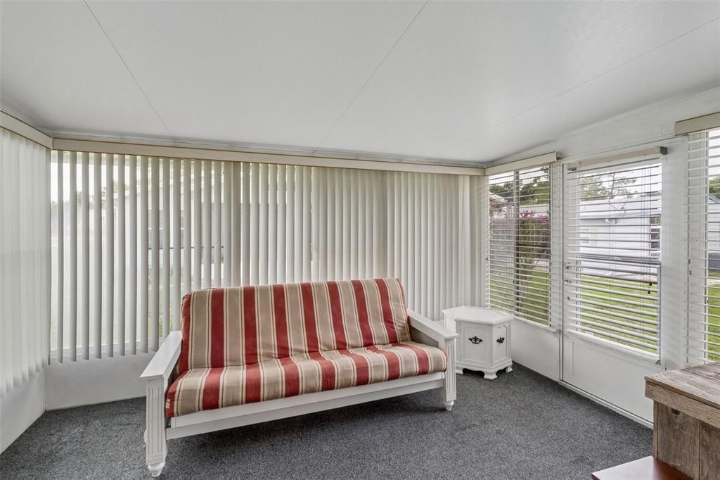 For Sale: $169,900 (2 beds, 2 baths, 1173 Square Feet)