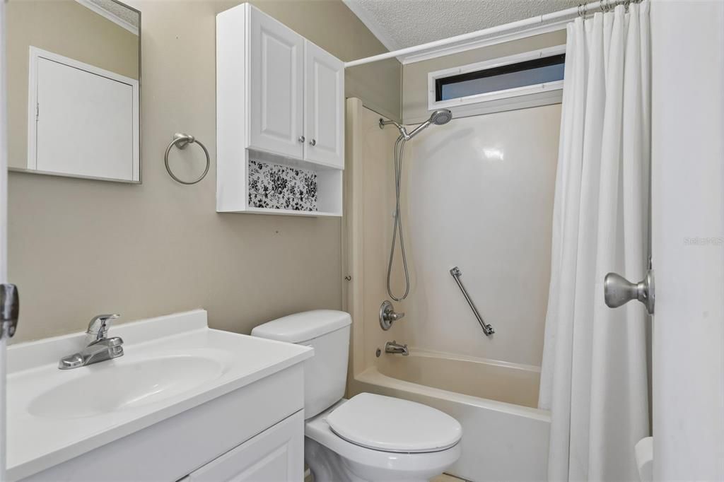 For Sale: $169,900 (2 beds, 2 baths, 1173 Square Feet)