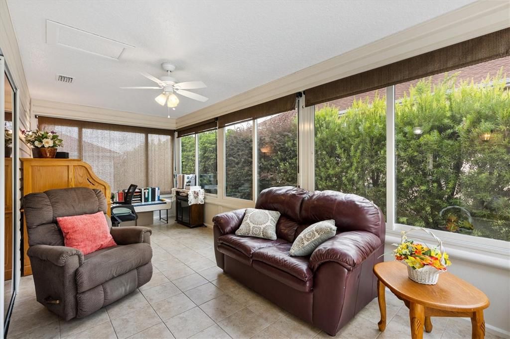 For Sale: $400,000 (3 beds, 2 baths, 1644 Square Feet)