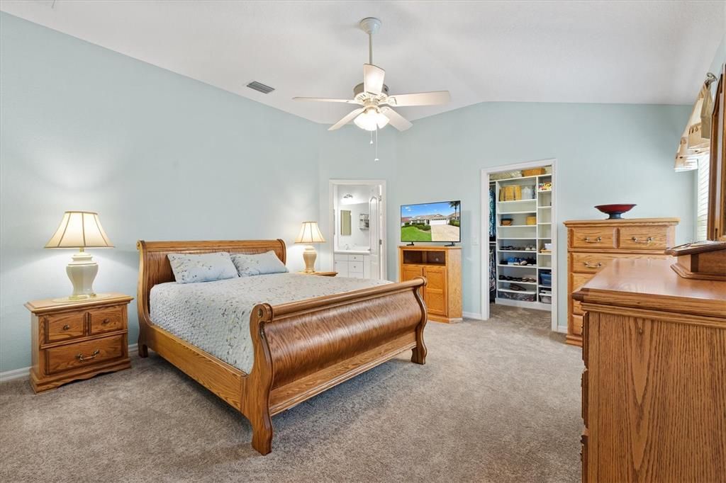 For Sale: $400,000 (3 beds, 2 baths, 1644 Square Feet)