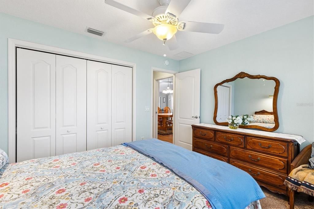 For Sale: $400,000 (3 beds, 2 baths, 1644 Square Feet)