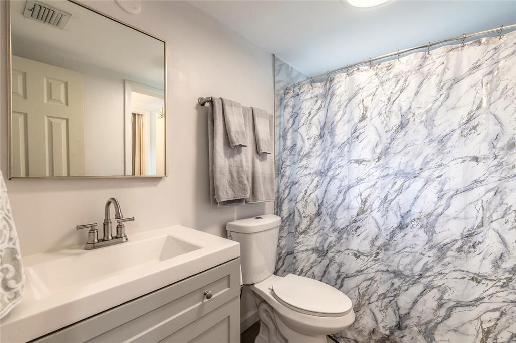 For Sale: $245,000 (3 beds, 1 baths, 1002 Square Feet)