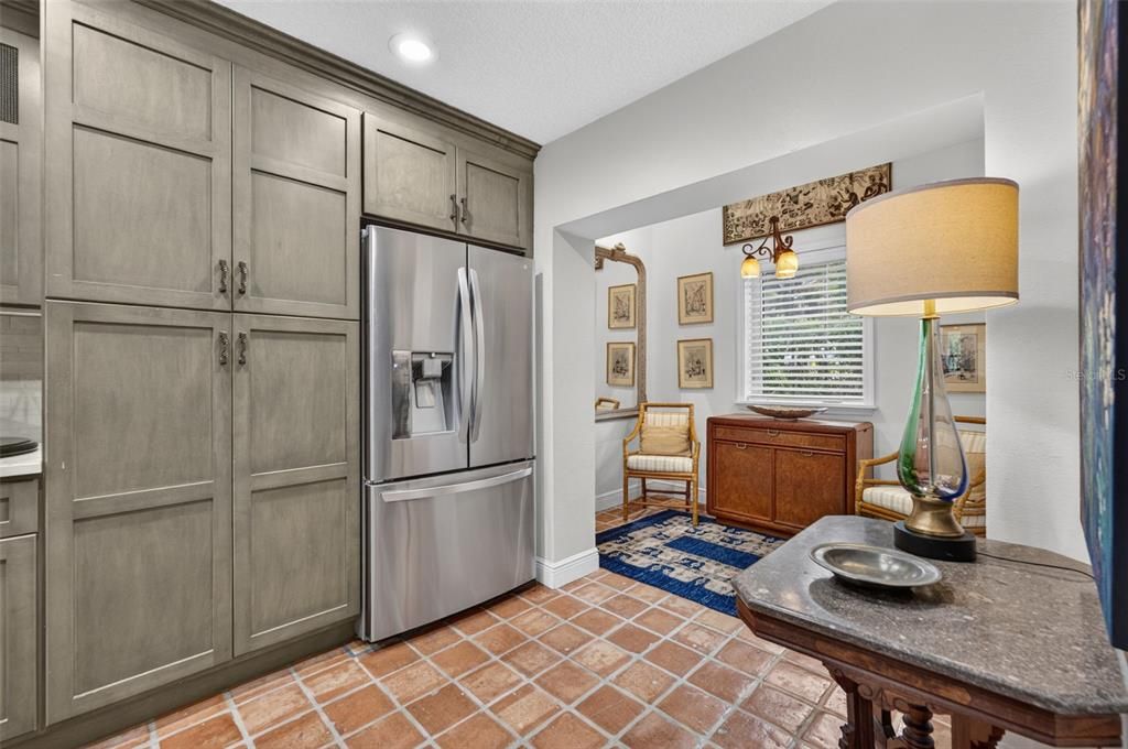 For Sale: $575,000 (2 beds, 2 baths, 1704 Square Feet)