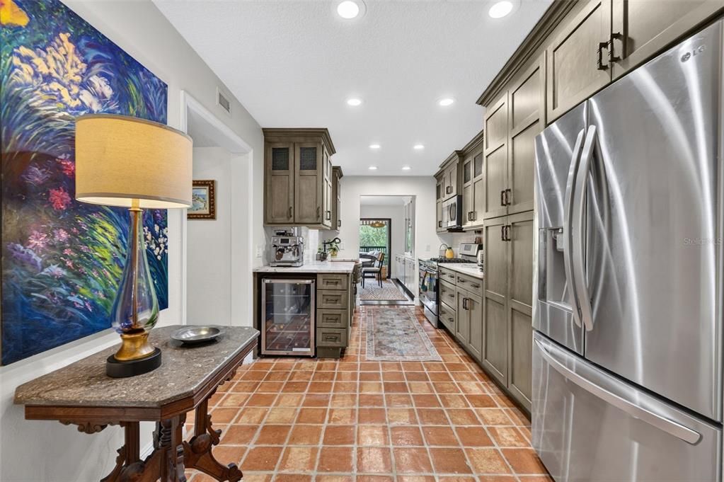 For Sale: $575,000 (2 beds, 2 baths, 1704 Square Feet)