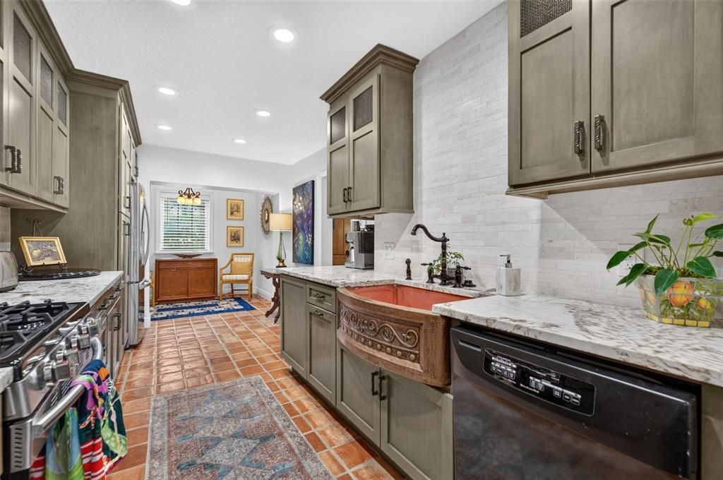 For Sale: $575,000 (2 beds, 2 baths, 1704 Square Feet)