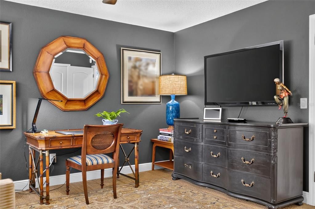 For Sale: $575,000 (2 beds, 2 baths, 1704 Square Feet)