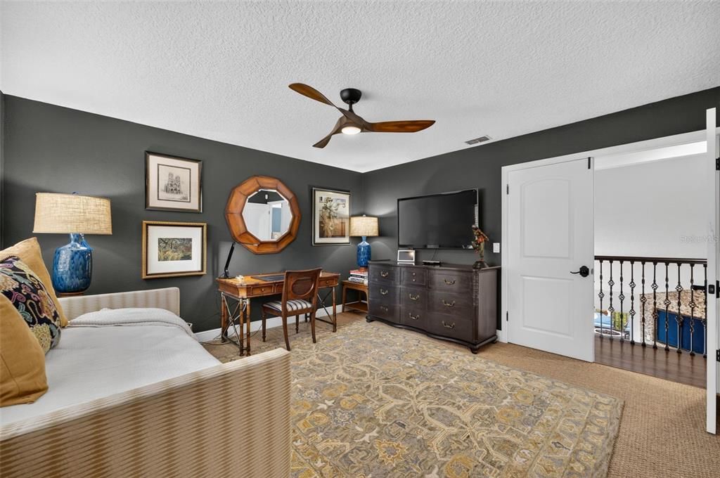 For Sale: $575,000 (2 beds, 2 baths, 1704 Square Feet)