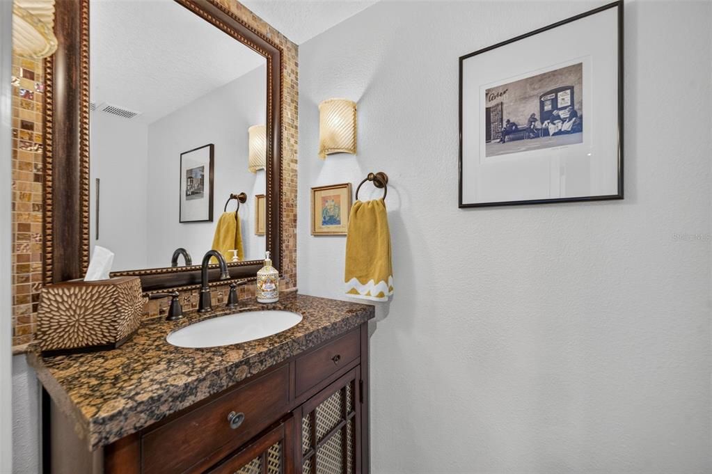 For Sale: $575,000 (2 beds, 2 baths, 1704 Square Feet)